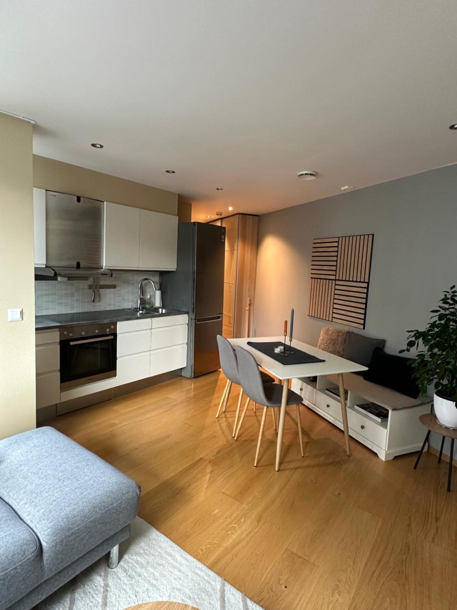 Urban And Quiet Apartment In City Centrum Тромсё Экстерьер фото
