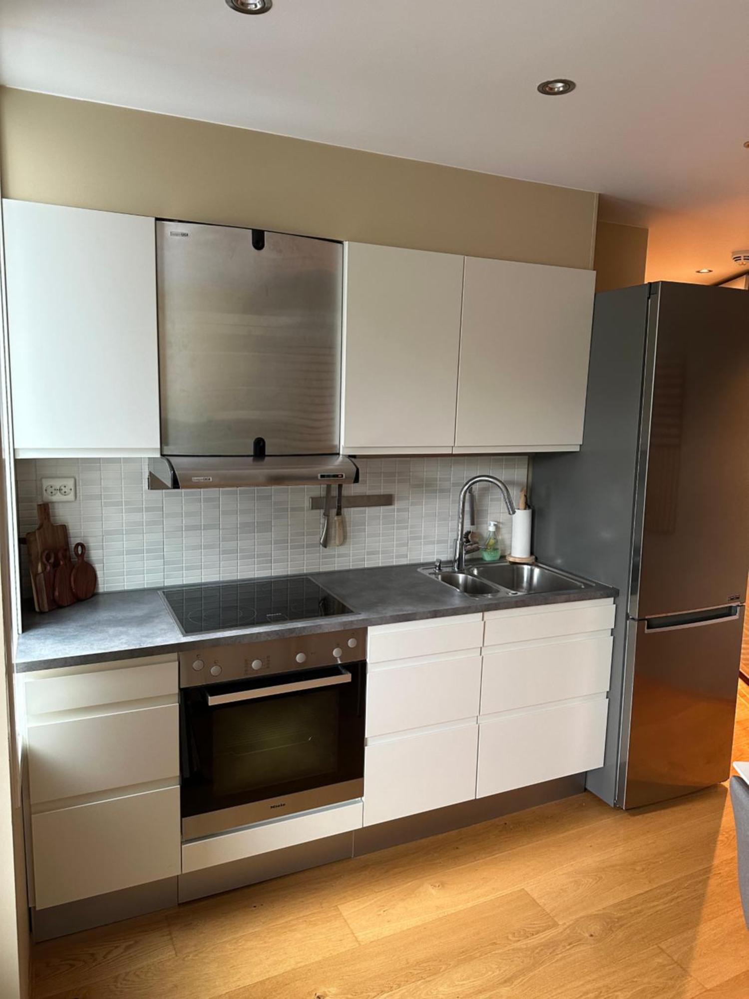 Urban And Quiet Apartment In City Centrum Тромсё Экстерьер фото